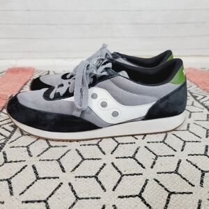Saucony Hornet Sneaker in Black & Gray, sz 8.5